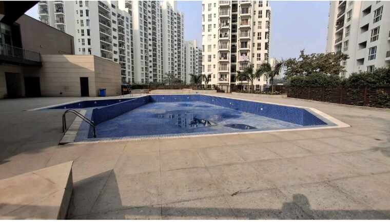 Swimming Pool, umang-winter-hills 4 Bedroom 2550 Sq.Ft. Apartment In Sector 77 Gurgaon 9225113