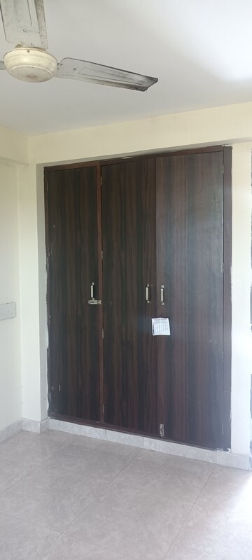 Furnished Amenities in 3 BHK Builder Floor at Sector 89 – for Rent