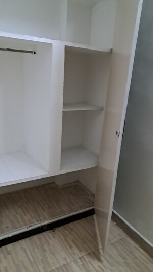 Furnished Amenities in 2 BHK Builder Floor at Manu Marg – for Rent