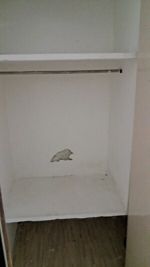 Room in 2 BHK Builder Floor at Manu Marg – for Rent