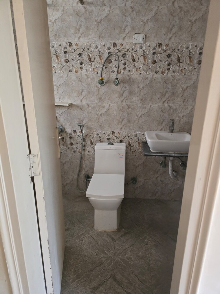 Balcony, ansal-valley-view-estate 2 Bedroom 900 Sq.Ft. Apartment In Gwal Pahari Gurgaon 9225197