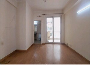 Room in 3 BHK Apartment at Emaar Palm Hills, Sector 77 – for Sale