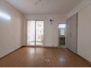 Room in 3 BHK Apartment at Emaar Palm Hills, Sector 77 – for Sale