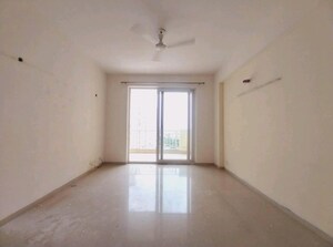 Room in 3 BHK Apartment at Emaar Palm Hills, Sector 77 – for Sale