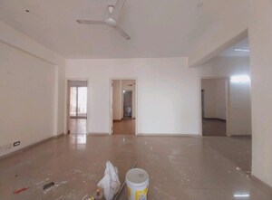 Bathroom in 3 BHK Apartment at Emaar Palm Hills, Sector 77 – for Sale