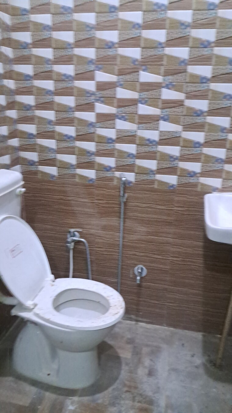 Bathroom, manu marg 2 Bedroom 120 Sq.Yd. Builder Floor In Manu Marg Alwar 9225213