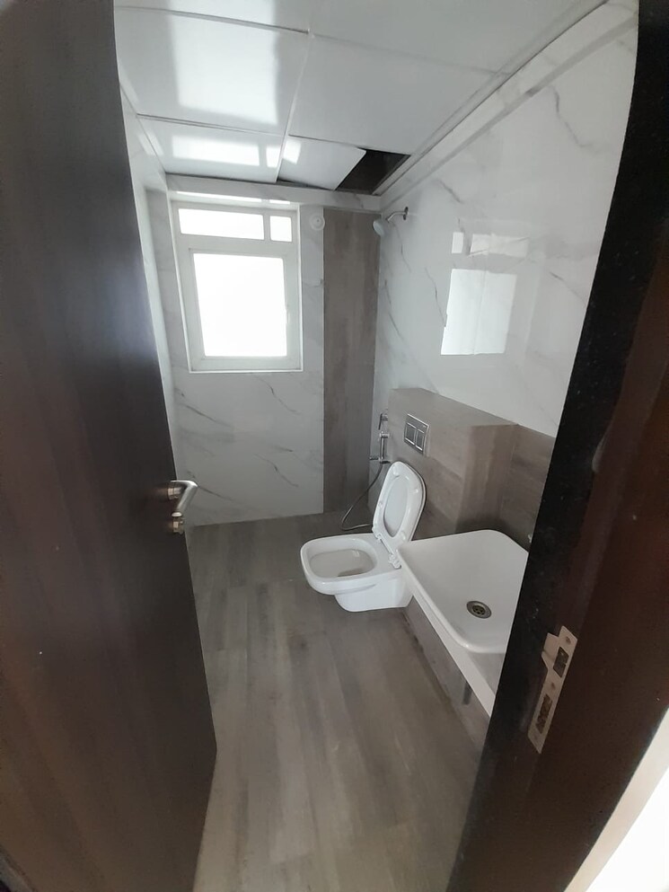 Bathroom, rambaug colony 3 Bedroom 1345 Sq.Ft. Apartment In Rambaug Colony Pune 9225218