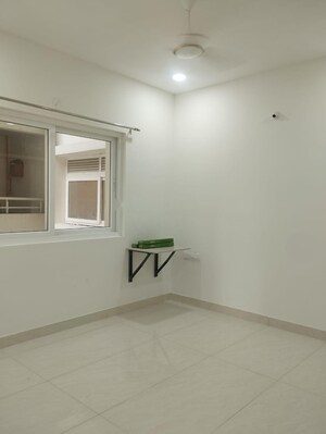 Room in 3 BHK Apartment at Prestige Beverly Hills, Kokapet – for Rent