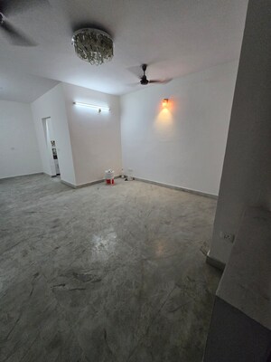 Room in 2 BHK Builder Floor at Amar Colony – for Rent