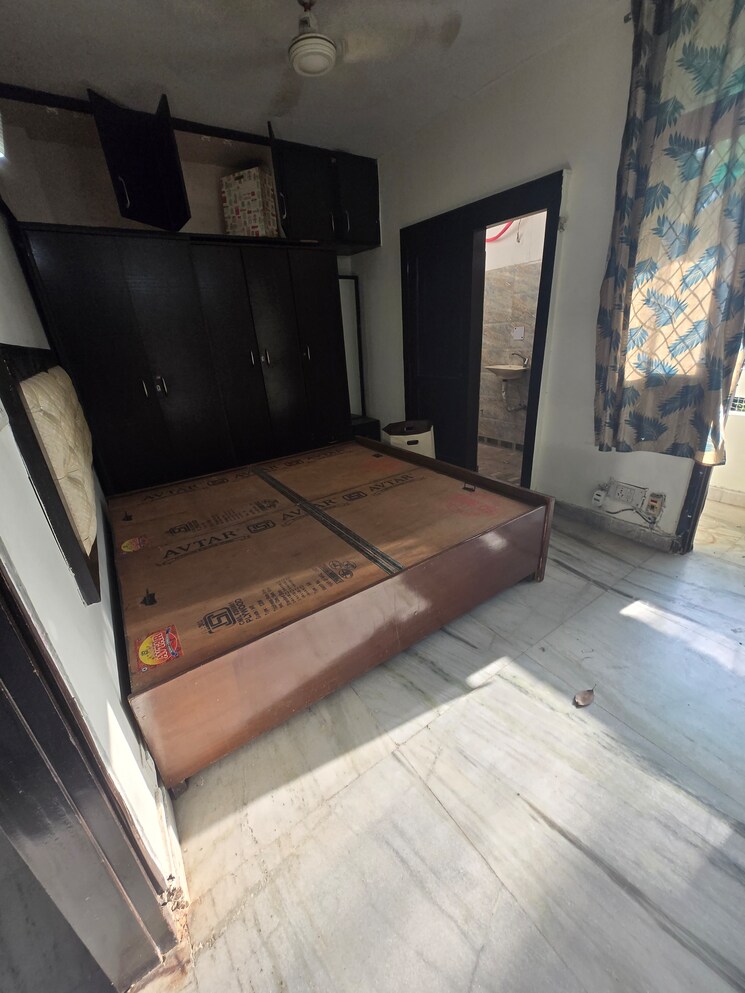 Room, amar colony 2 Bedroom 900 Sq.Ft. Builder Floor In Amar Colony Delhi 9225256