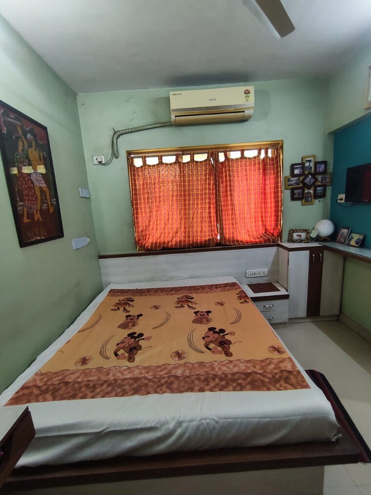 Bedroom, silver-crown 1 Bedroom 550 Sq.Ft. Apartment In Kanakia Road Thane 9225279