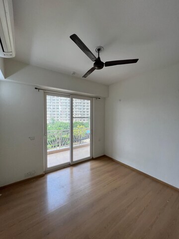 Room in 3 BHK Apartment at AIPL The Peaceful Homes, Sector 70a – for Sale