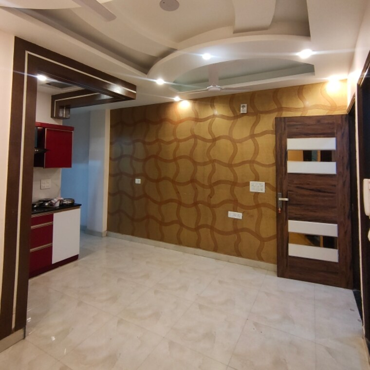 Room, uttam nagar 2.5 Bedroom 56 Sq.Yd. Builder Floor In Uttam Nagar Delhi 9225314