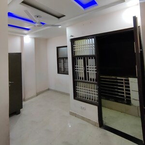 Room in 2.5 BHK Builder Floor at Uttam Nagar – for Rent