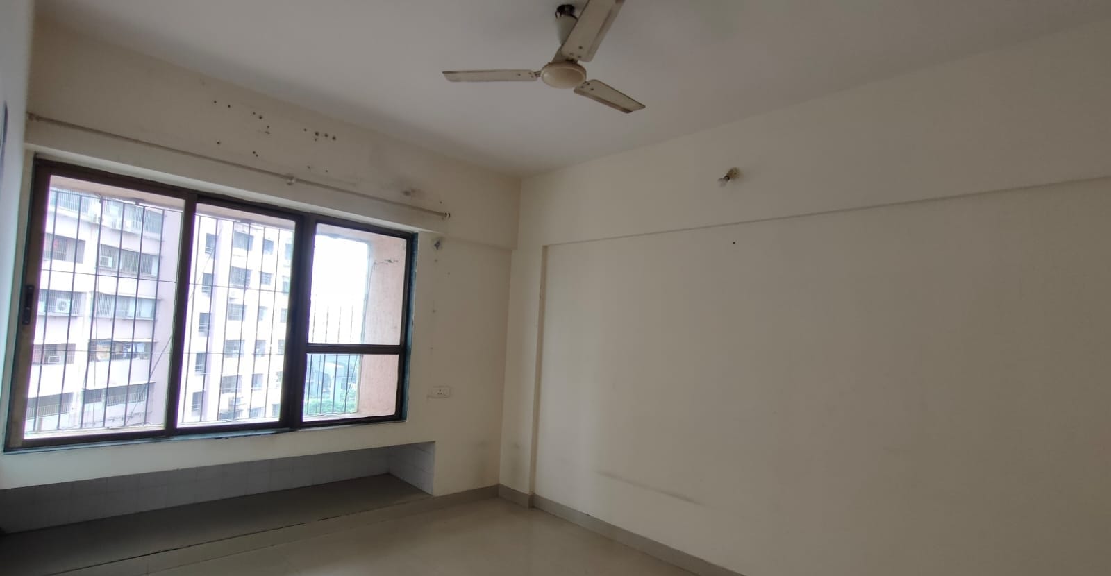 1 BHK + Extra Room Apartment For Rent in Ajmera Valencia