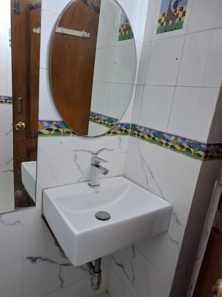 Bathroom, greater kailash part 3 2 Bedroom 1300 Sq.Ft. Builder Floor In Greater Kailash Part 3 Delhi 9225368
