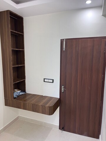 Furnished Amenities in 3 BHK Apartment at Signature Global Golf Greens, Sector 79 – for Rent