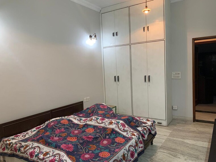 Bedroom, sukhdev vihar 3 Bedroom 2100 Sq.Ft. Builder Floor In Sukhdev Vihar Delhi 9225386