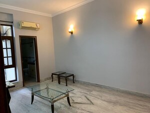 Room in 3 BHK Builder Floor at Sukhdev Vihar – for Sale