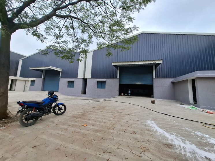  Parking, santej Commercial Warehouse 1950 Sq.Yd. In Santej Ahmedabad 9225415