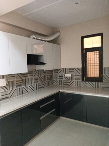 Kitchen in 4 BHK Apartment at BPTP Mansions Park Prime, Sector 66 – for Sale