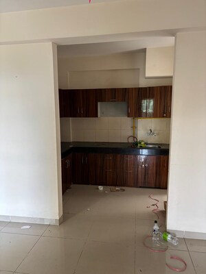 Room in 3 BHK Apartment at Wave Executive Floors, Wave City – for Rent