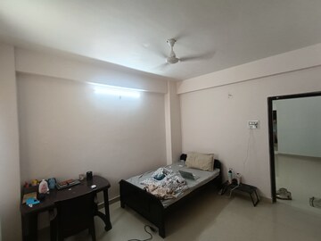 Room in 3 BHK Apartment at Exhibition Road – for Sale