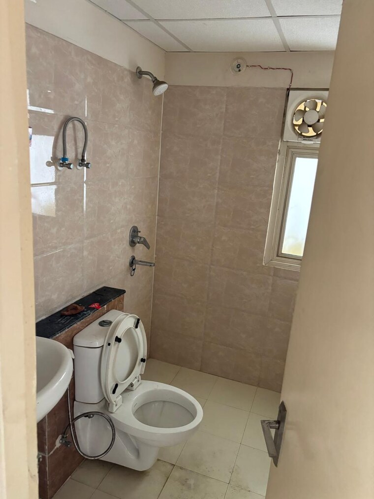 Bathroom, wave-executive-floors 3 Bedroom 749 Sq.Ft. Apartment In Wave City Ghaziabad 9225432