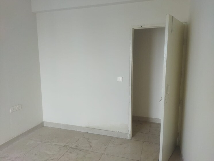 Room, signature-global-golf-greens 3 Bedroom 728 Sq.Ft. Apartment In Sector 79 Gurgaon 9225439