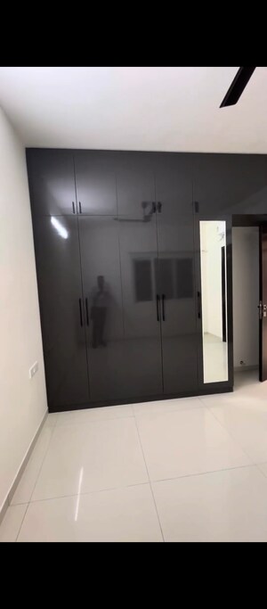 Room in 3 BHK Apartment at Rajapushpa Provincia, Narsingi – for Rent