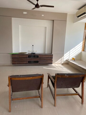 Team Area in 2 BHK Apartment at Ajmera Himalayan Heights, Wadala – for Rent