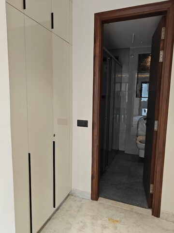 Building Lobby in 3 BHK Builder Floor at Sector 46 – for Rent