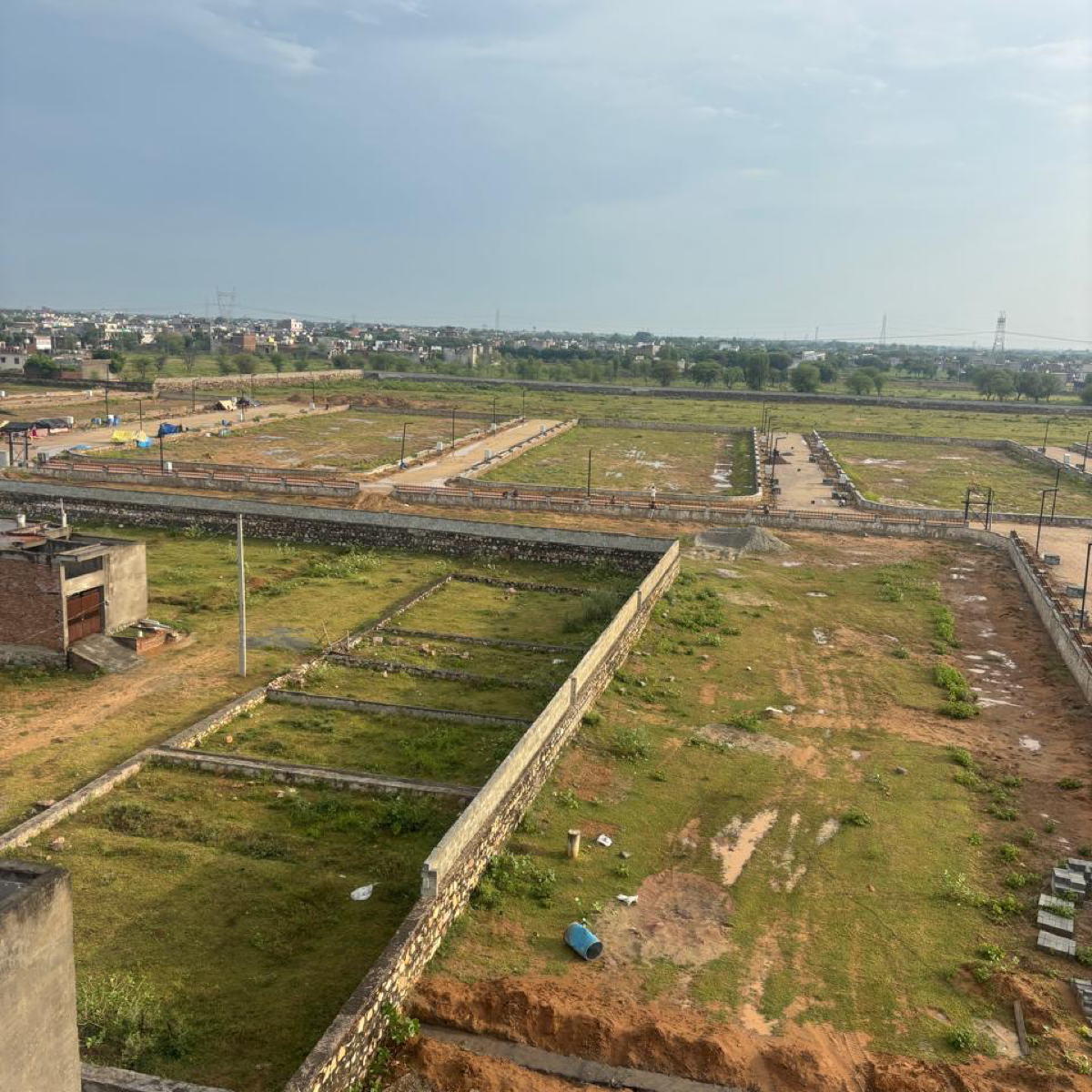 Plot For Sale in Bank Officers Colony