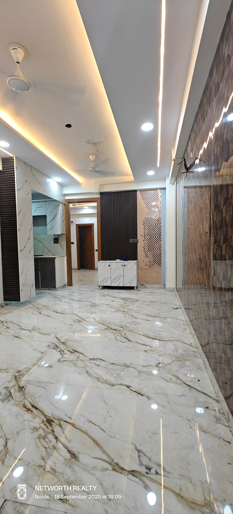Living Room, sector 73 2 Bedroom 1000 Sq.Ft. Builder Floor In Sector 73 Noida 9225588