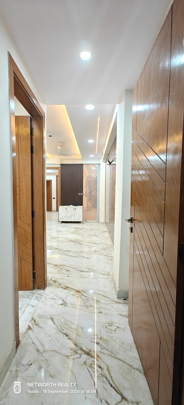Living Room in 2 BHK Builder Floor at Sector 73 – for Sale