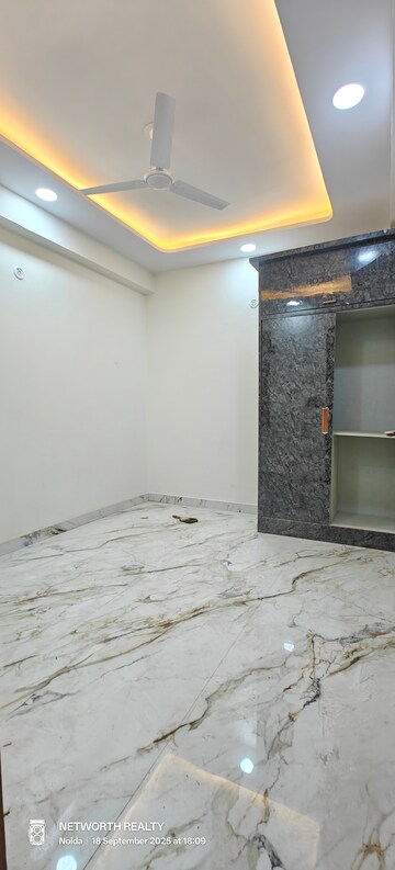 Bedroom in 2 BHK Builder Floor at Sector 73 – for Sale