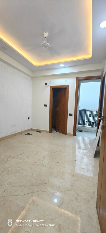 Bedroom in 2 BHK Builder Floor at Sector 73 – for Sale