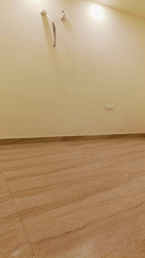 Room in 3 BHK Builder Floor at BPTP Parkland Pride, Sector 77 – for Sale