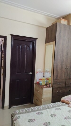 Furnished Amenities in 2 BHK Apartment at Jm Orchid, Sector 76 – for Rent