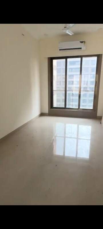 Room in 3 BHK Apartment at Santacruz West – for Sale
