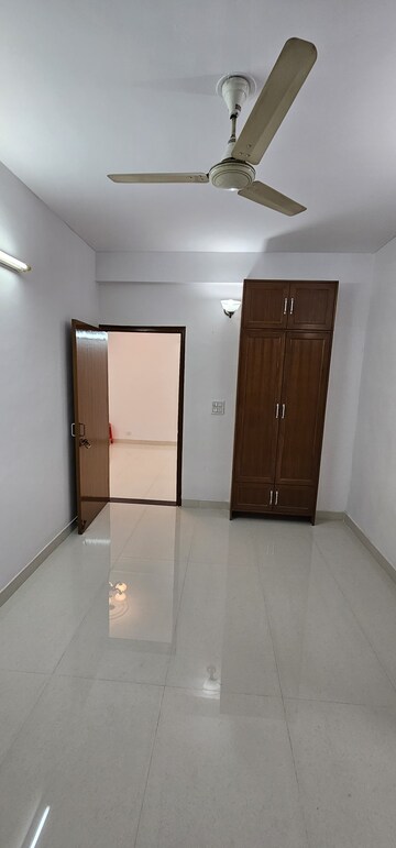 Room in 3 BHK Apartment at Sector 19 Dwarka – for Rent