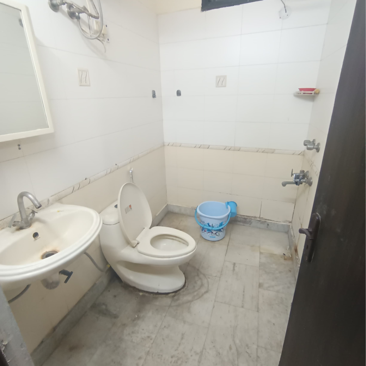Bathroom, malviya nagar 2 Bedroom 900 Sq.Ft. Builder Floor In Malviya Nagar Delhi 9225595