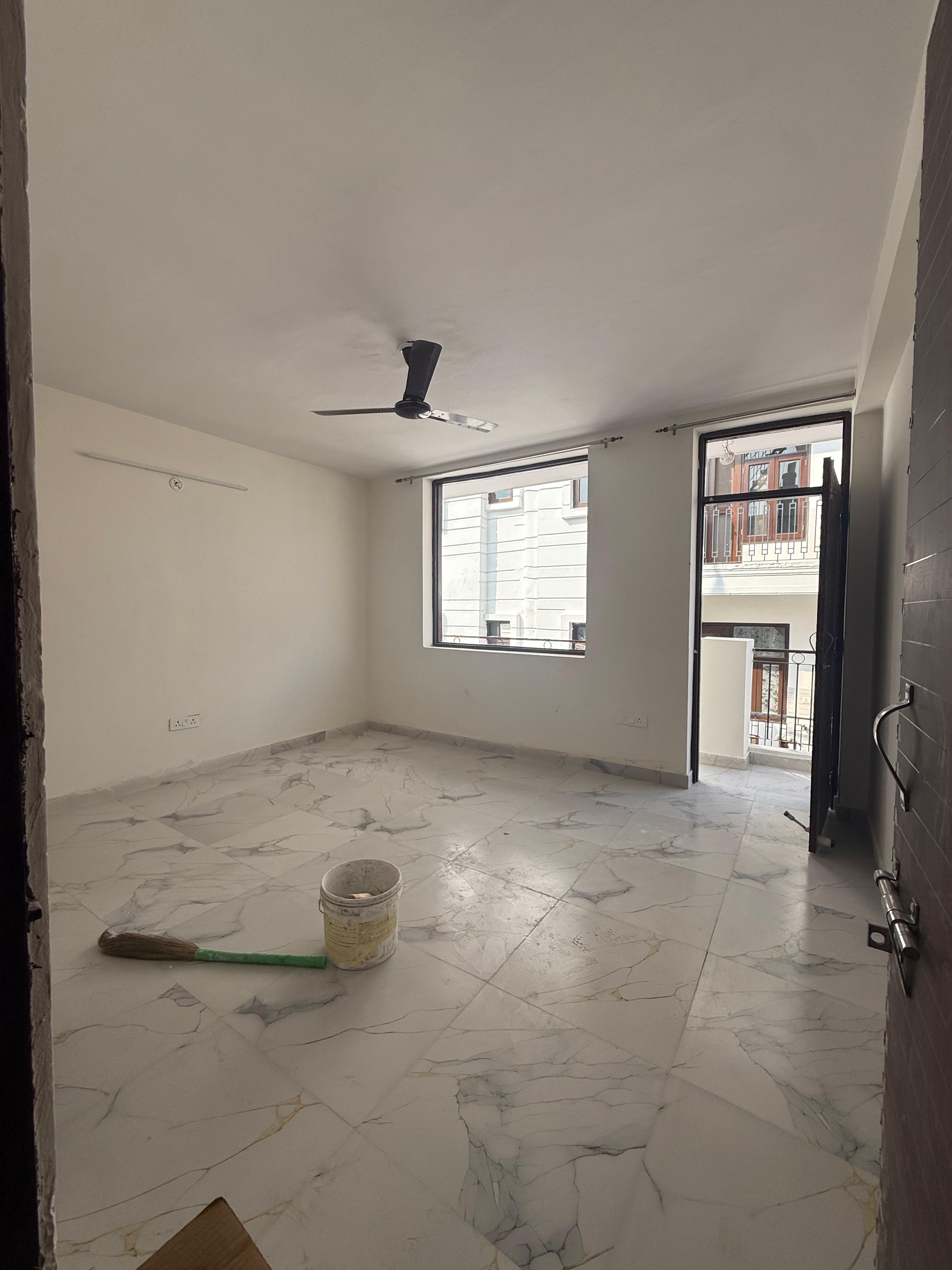 1 RkBuilder Floor For Rent in Chattarpur