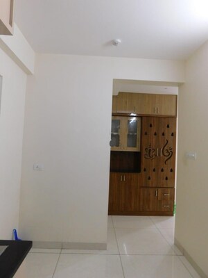 Room in 2.5 BHK Apartment at Aparna Sarovar Zenith, Nallagandla – for Rent