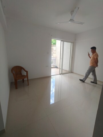 Room in 1 BHK Apartment at Gagan Tisha, Undri – for Rent