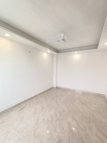 Room in 1 BHK Builder Floor at Saket – for Rent