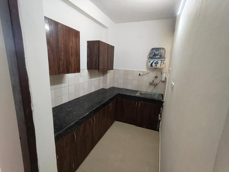 Kitchen, freedom fighters enclave 1 Bedroom 700 Sq.Ft. Builder Floor In Freedom Fighters Enclave Delhi 9225630