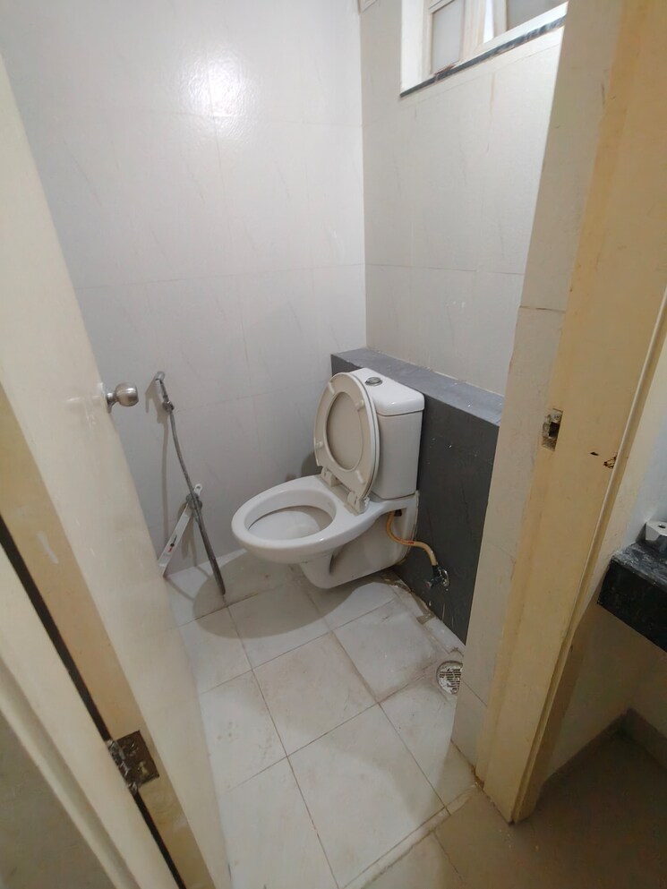 Bathroom, godrej-horizon 1 Bedroom 640 Sq.Ft. Apartment In Mohammadwadi Pune 9225631