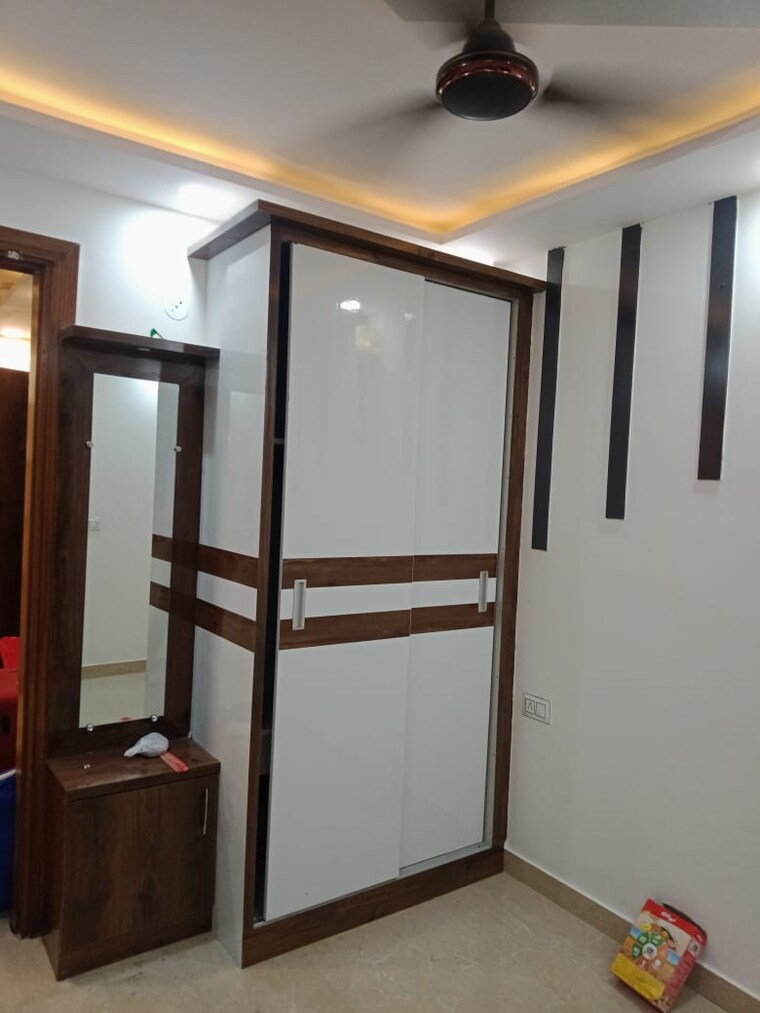 Room, nawada 2 Bedroom 60 Sq.Yd. Builder Floor In Nawada Delhi 9225668