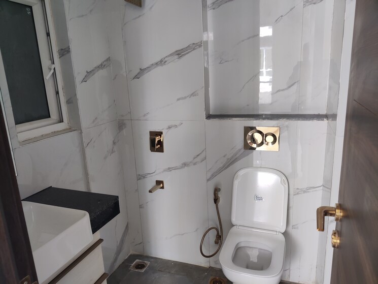 Bathroom, smart-world-orchard 3 Bedroom 1630 Sq.Ft. Apartment In Sector 61 Gurgaon 9225691